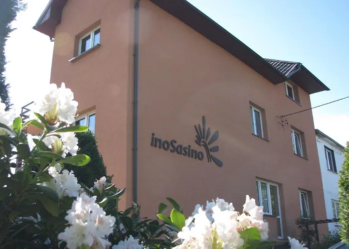Pokoje Inosasino Z Basenem I Sauna